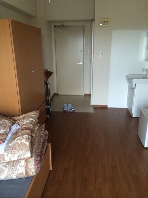 トヨタアリビオ衣浦寮玄関側