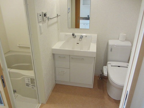 追浜西ドミトリーバス・トイレ